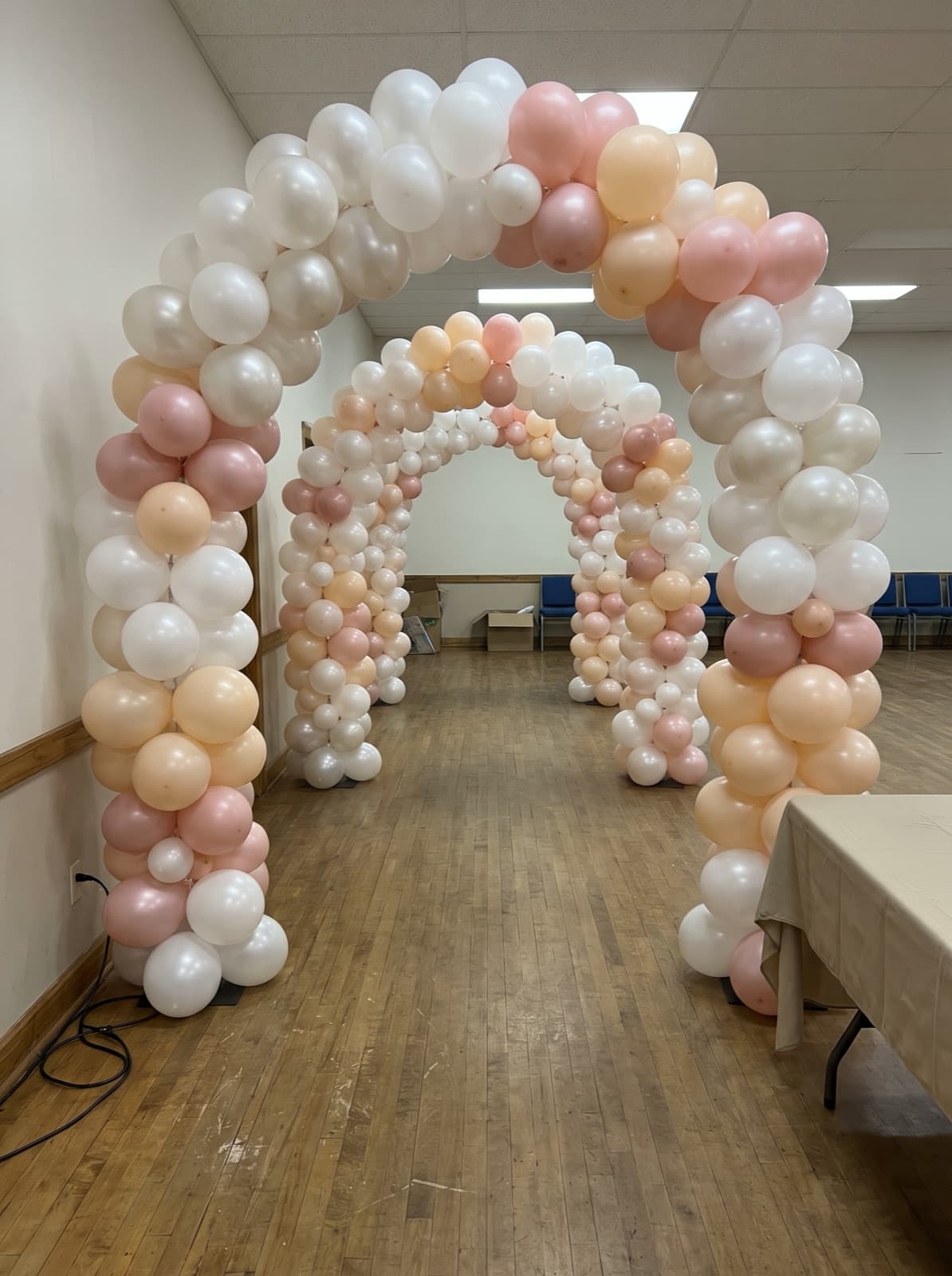 Balloon tunnel entrance made of linked arches